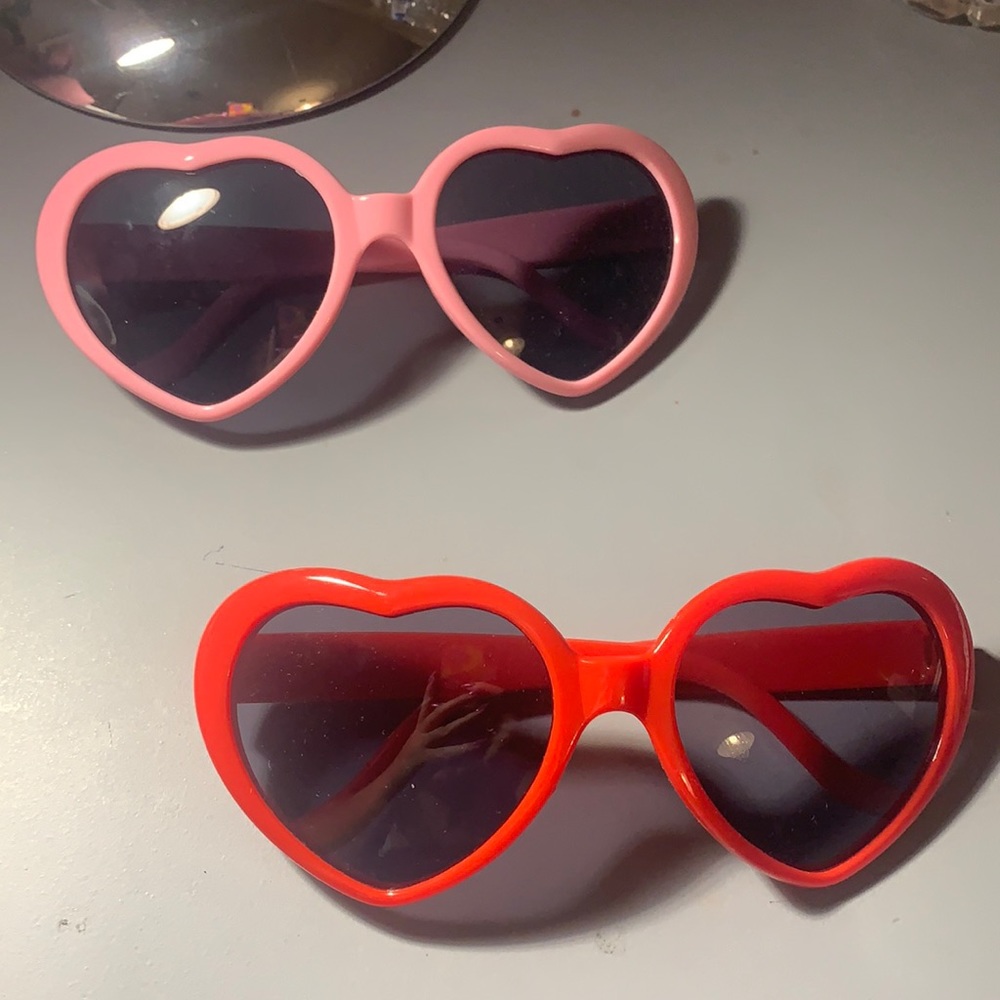 CUTE HEART SUNGLASSES